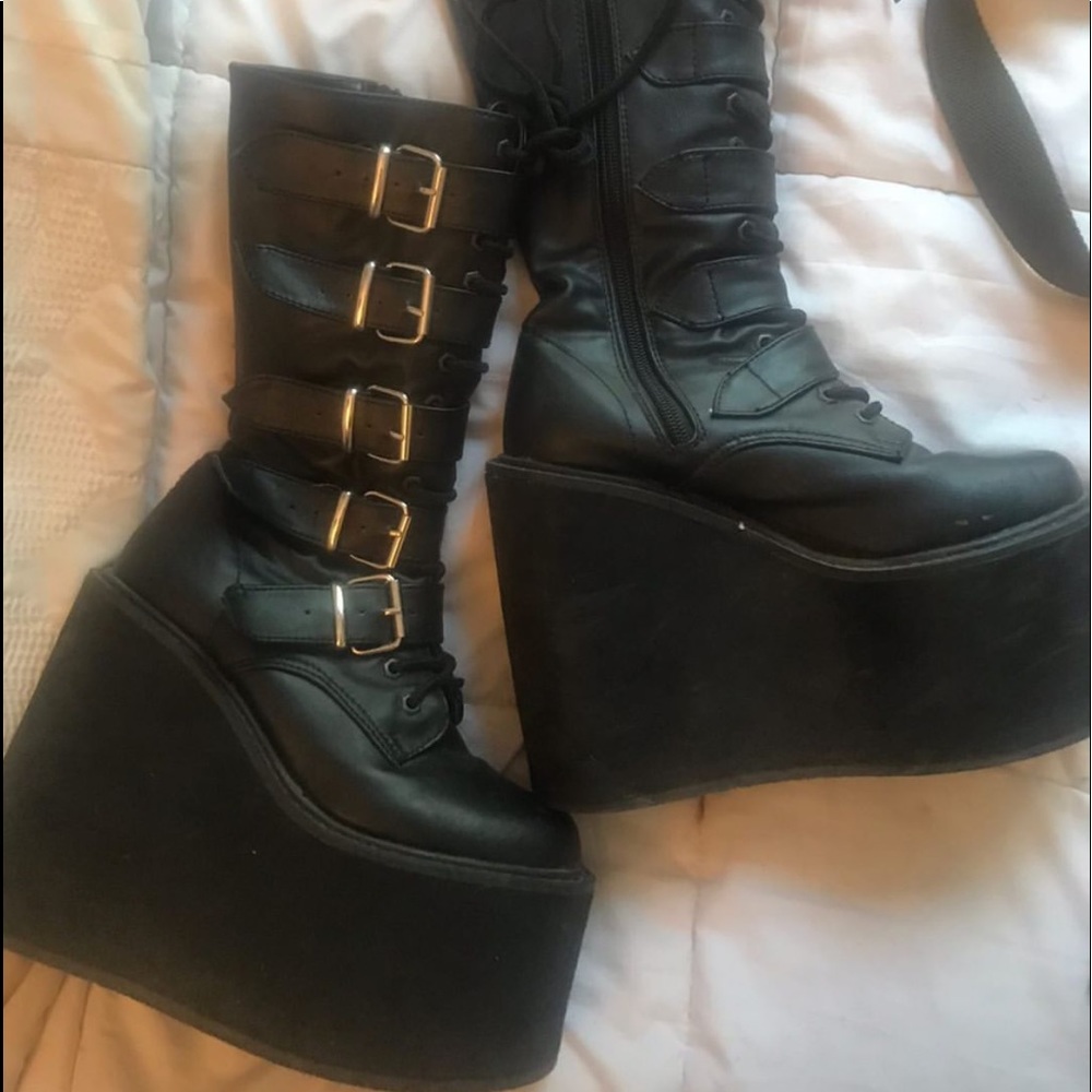 DEMONIA PLATFORM BOOTS
